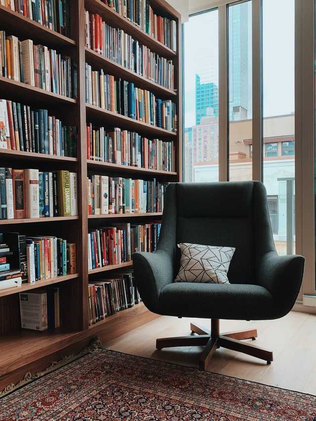 Где хранить книги в маленькой квартире