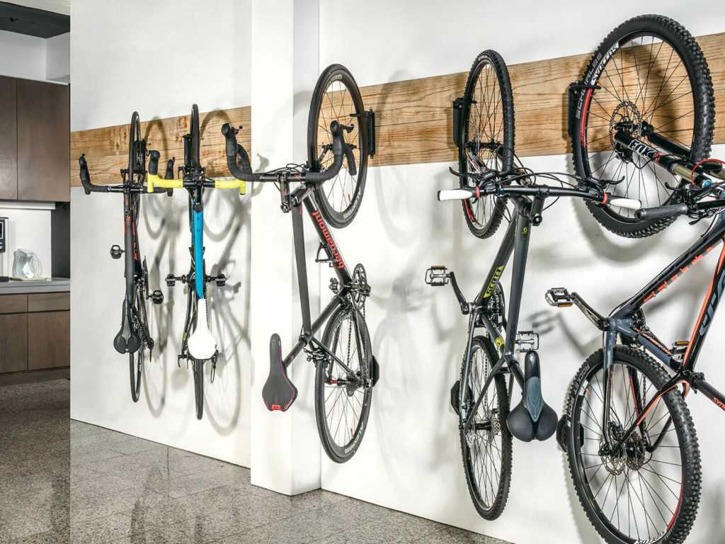 Вертикальное хранение велосипедов